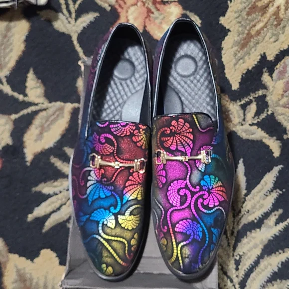 Shoes - Picture 1 of 1